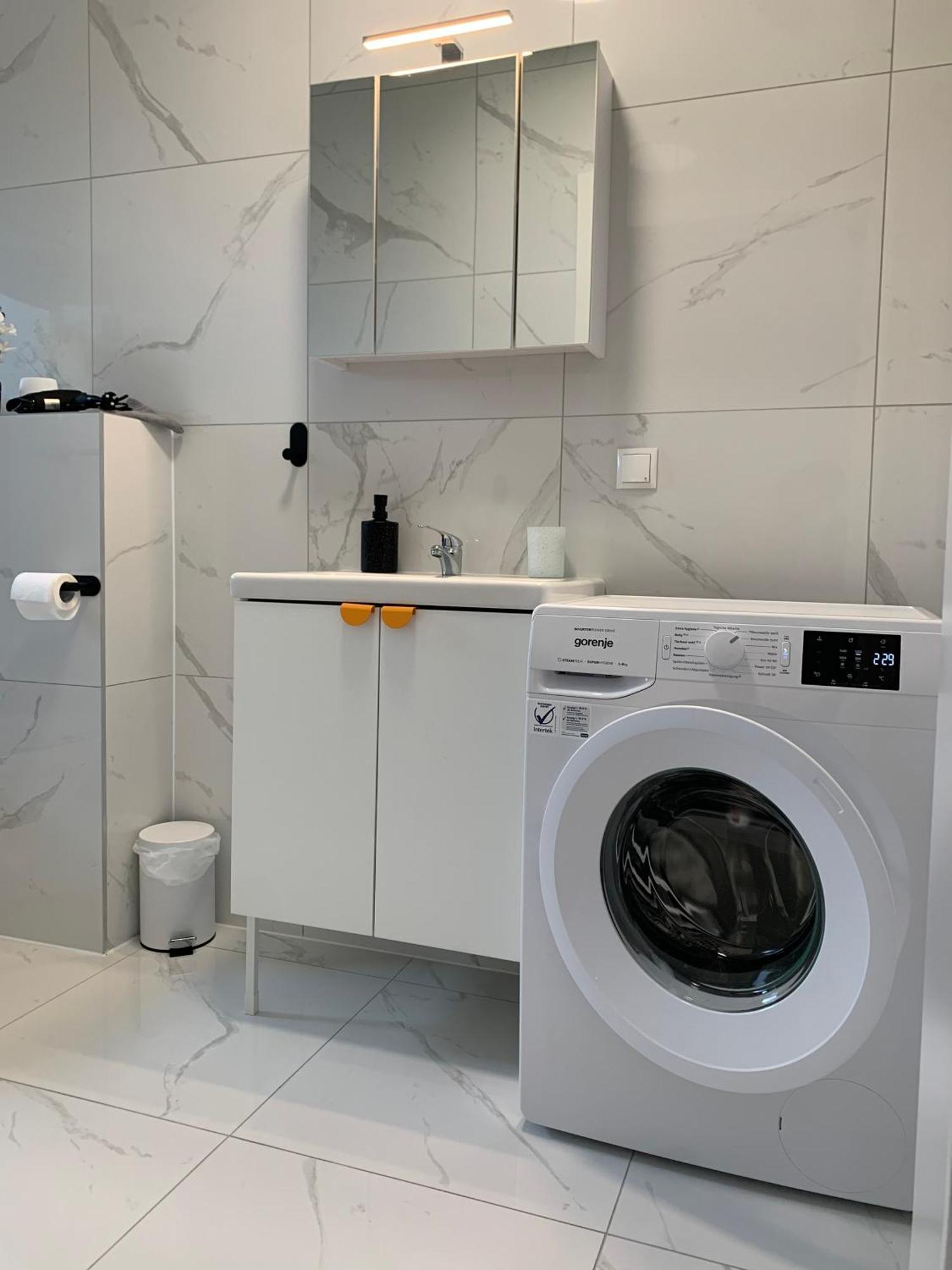Weisses Haus Apartment Герасдорф бей Виен Екстериор снимка