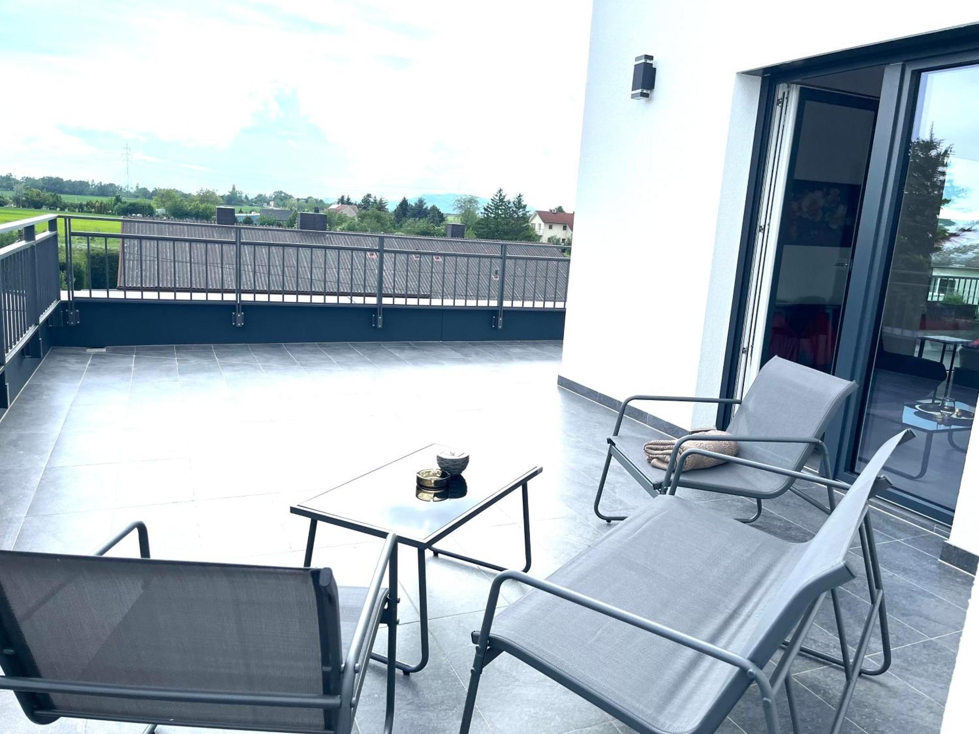 Weisses Haus Apartment Герасдорф бей Виен Екстериор снимка