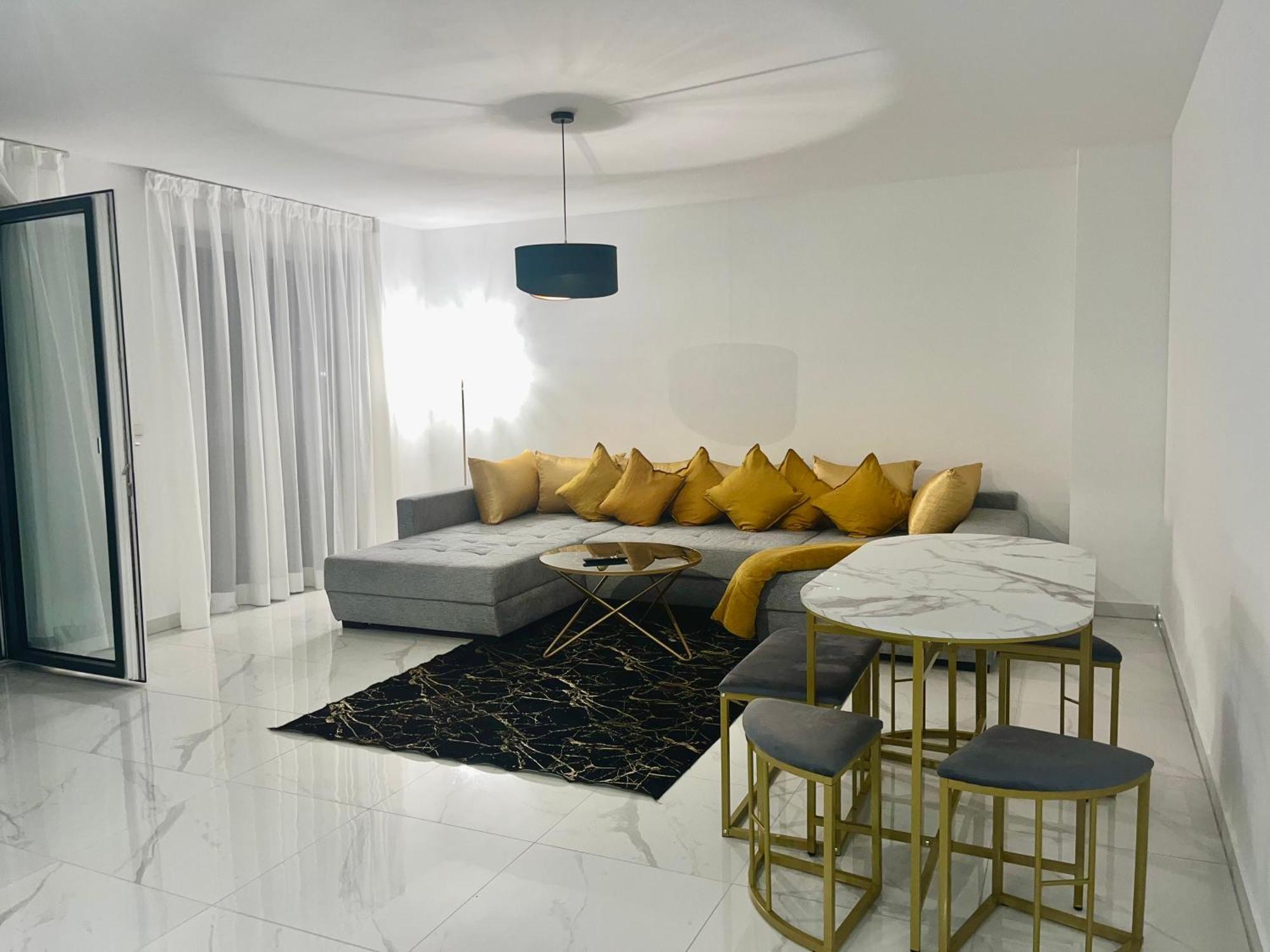 Weisses Haus Apartment Герасдорф бей Виен Екстериор снимка